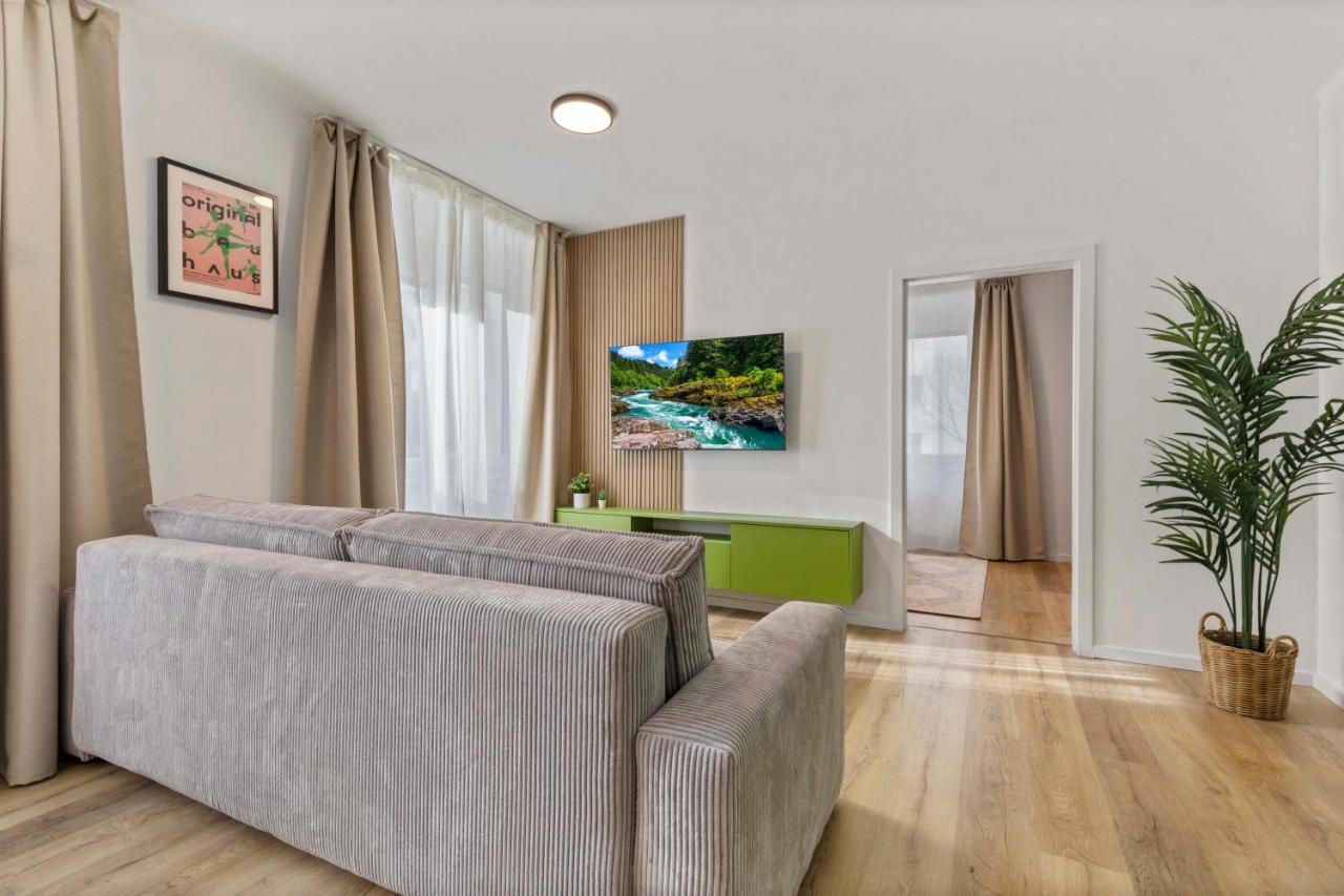 2 Bedroom Apt Steps To Nivy Station Bratislava Luaran gambar