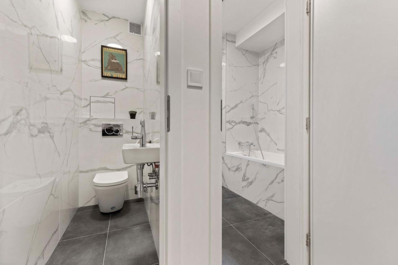 2 Bedroom Apt Steps To Nivy Station Bratislava Luaran gambar